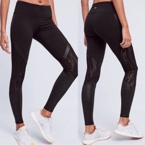 ALO Yoga Vitality Mesh Legging Black Small
